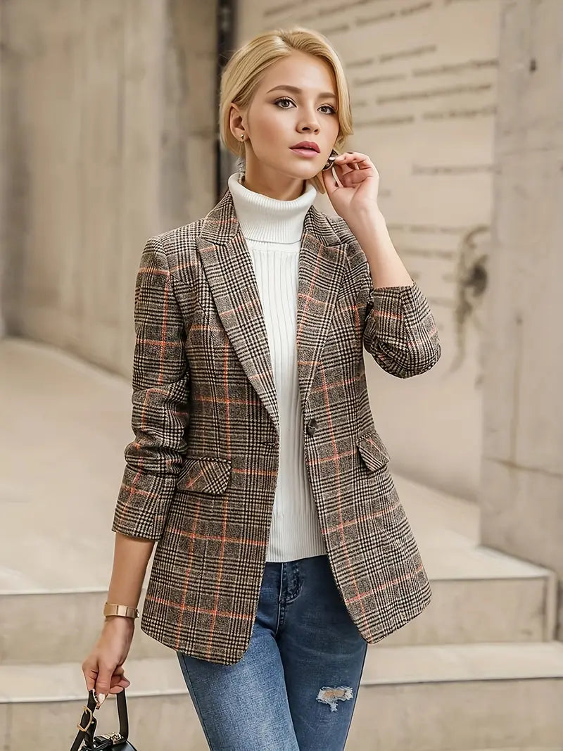 Eleganter Damenblazer kariert, tailliert und stilvoll. Perfekte Ergänzung für jede Frühjahrskollektion.