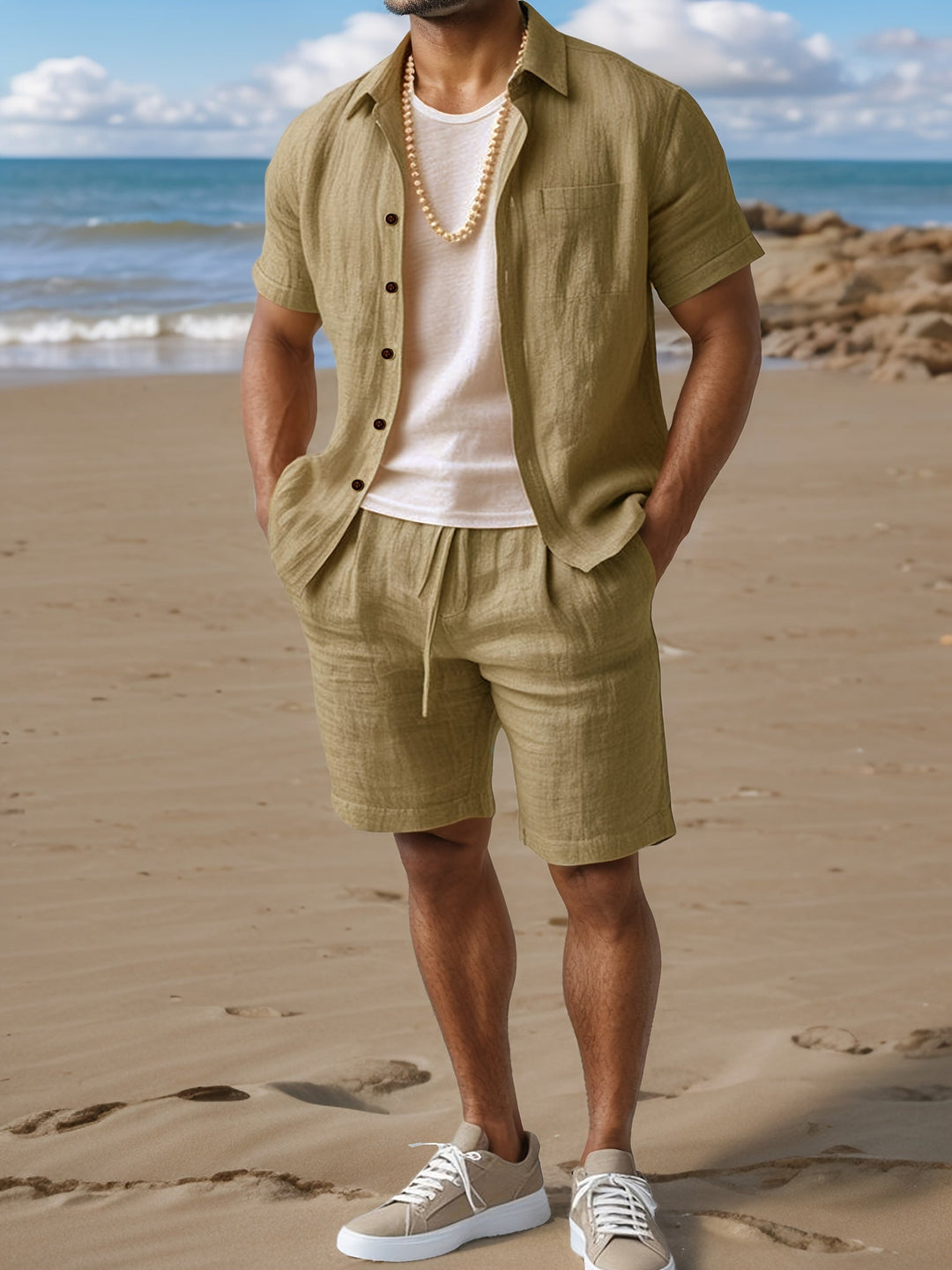 Bequemes Herren Sommer Set mit Kurzarmhemd und Shorts im Boho-Stil für Urlaub.