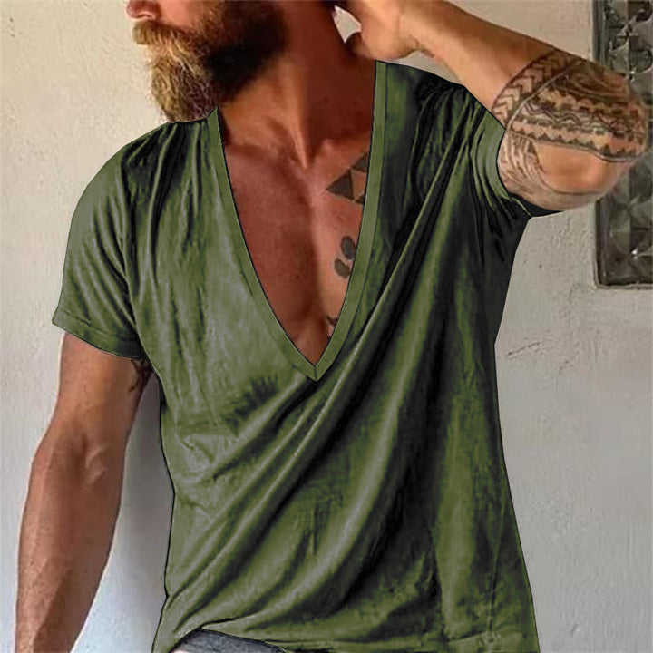 Vielseitiges Herren T-Shirt mit tiefem V-Ausschnitt & Kurzarm. Basic, stilvoll & bequem für jede Freizeit.