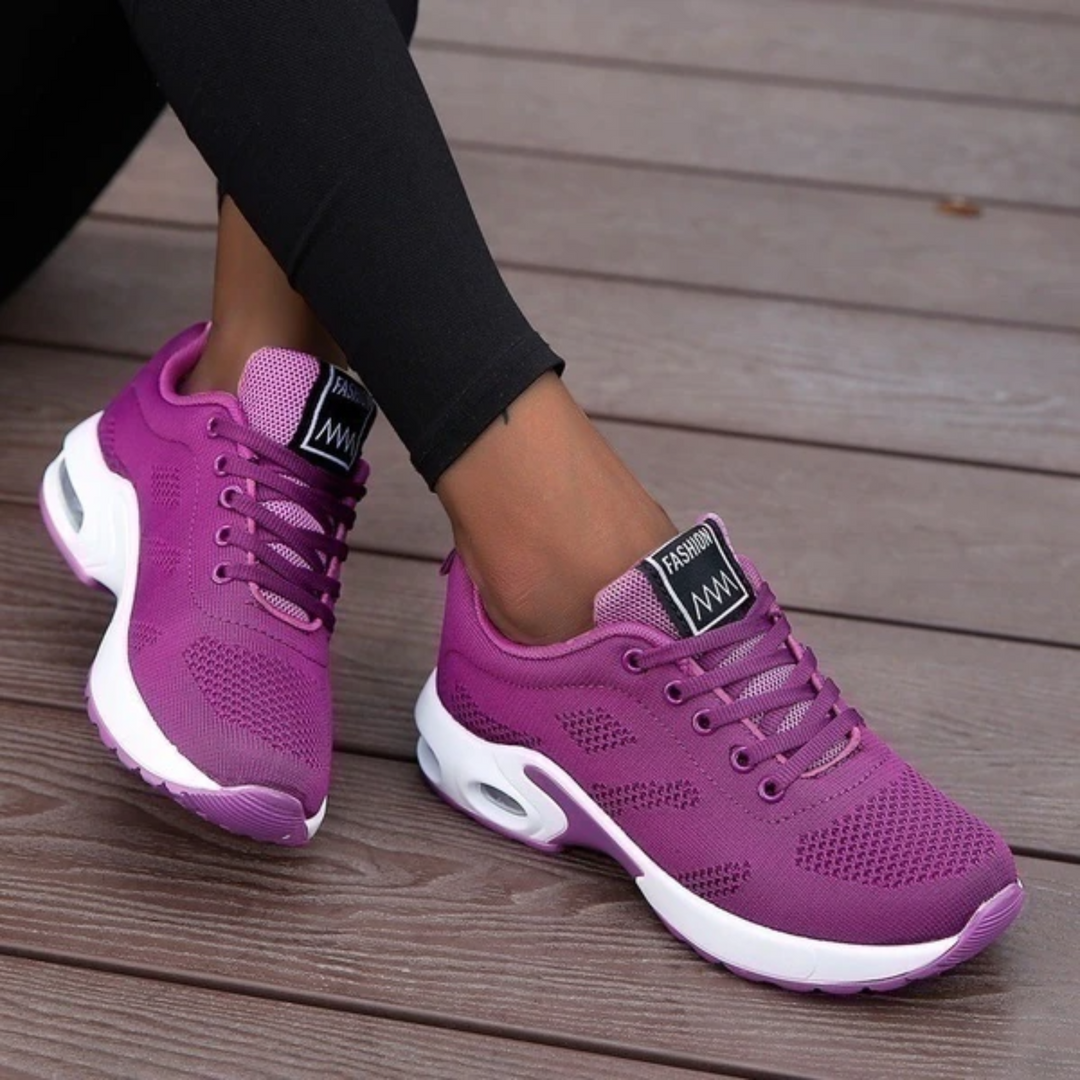 Moderne Damen Laufschuhe, leicht & atmungsaktiv. Komfortable Schnürschuhe für Fitness, Sport und Freizeitaktivitäten.