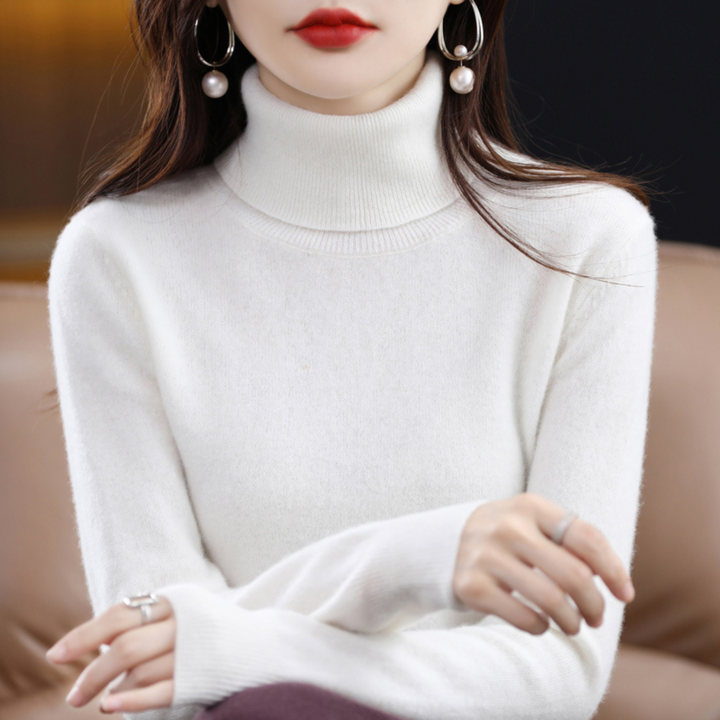 Produktdarstellung: Eleganter Damen-Rollkragenpullover Elena aus Kaschmir. Perfektes Winter-Oberteil.
