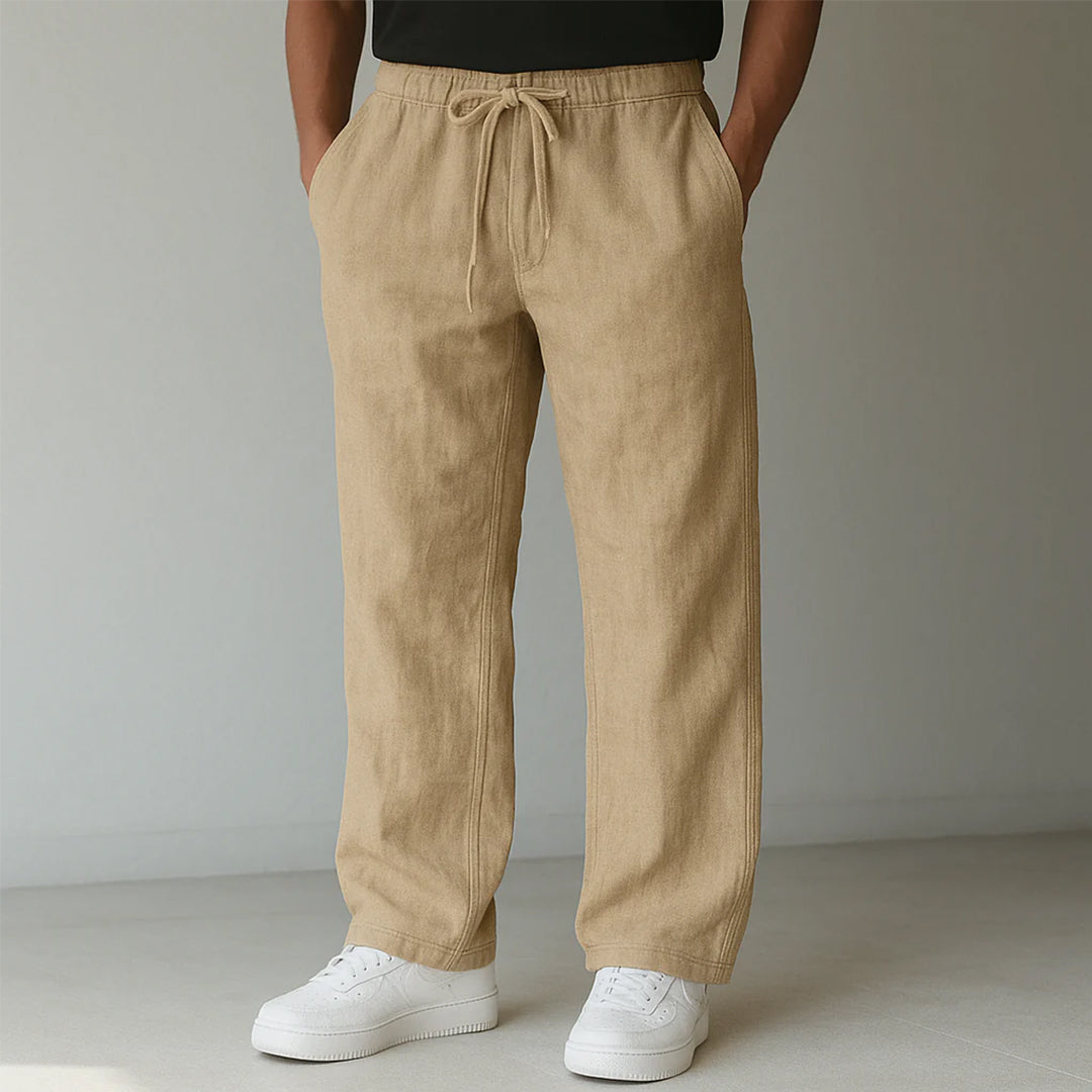 Herren Freizeithose mit geradem Schnitt, praktischen Seitentaschen und bequemem, elastischem Bund.