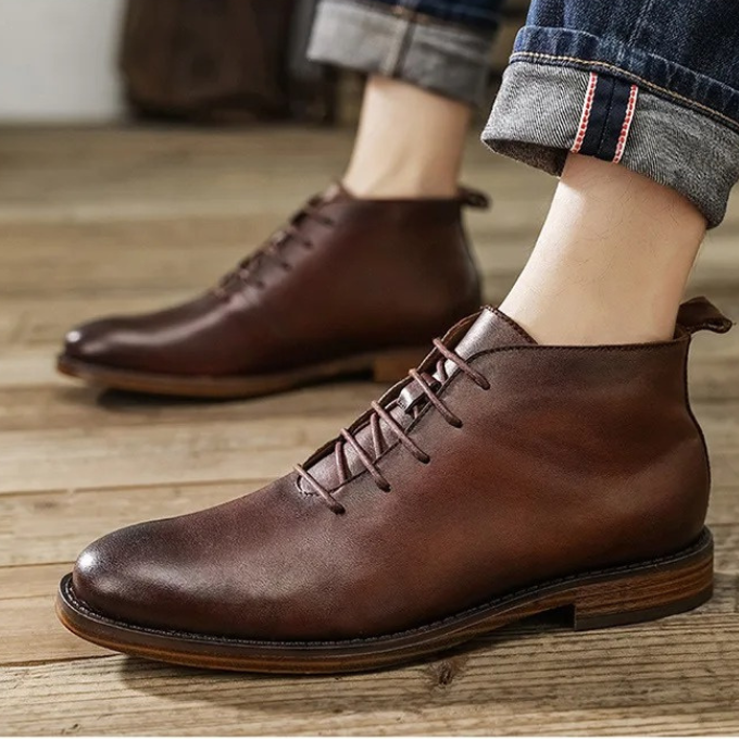 Hochwertige Business Stiefel für Herren, elegant, ideal für Office Look & Meetings.