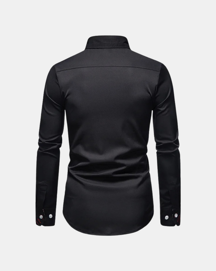 Nahaufnahme des eleganten Herren Feinschnitt Hemdes. Kragen & Knopfleiste im modernen Slim Fit Stil.
