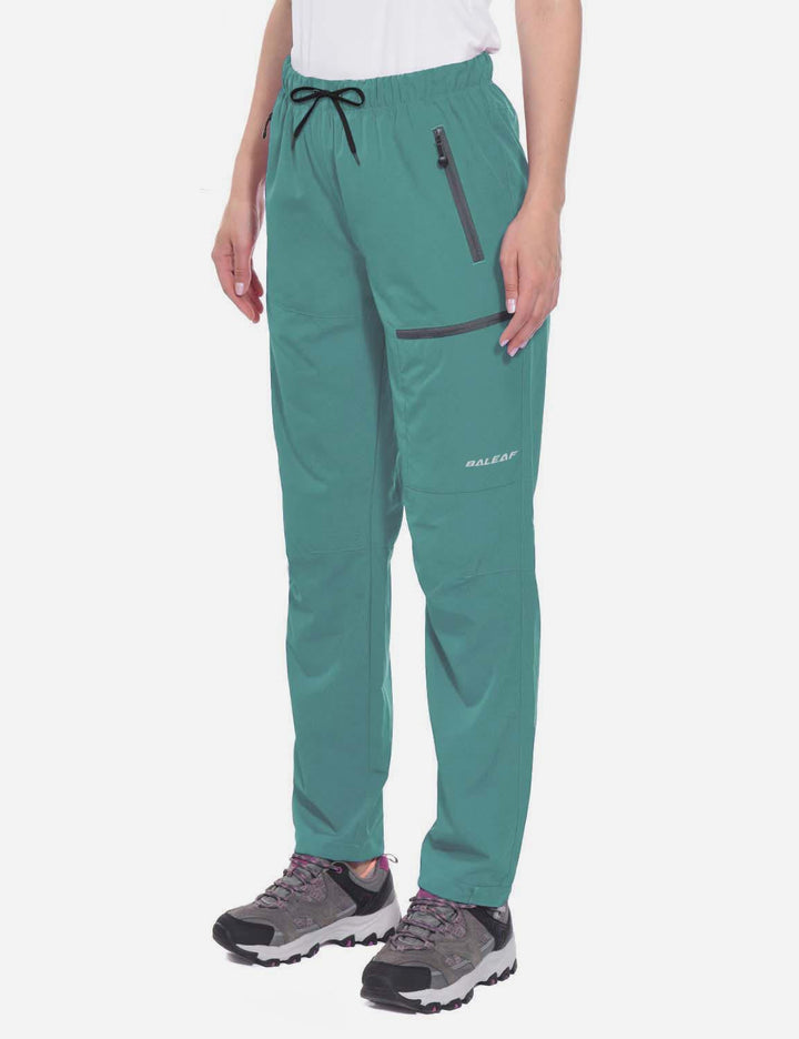 Sportliche Damen Outdoorhose, UV-Schutz, Cargo-Stil & Kordelzugdetails.