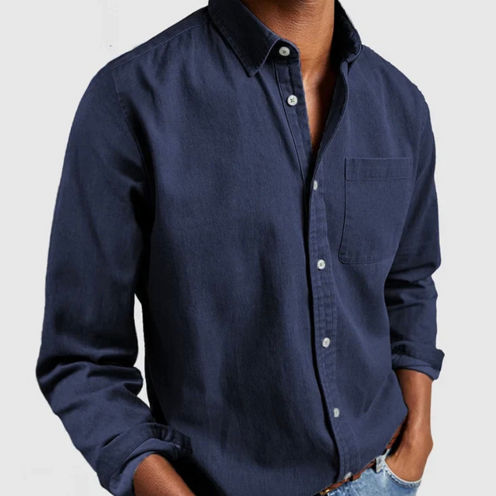 Modisches Herren Langarm Jeanshemd aus hochwertigem Denim. Ideal als casual Oberteil oder zum Layering.