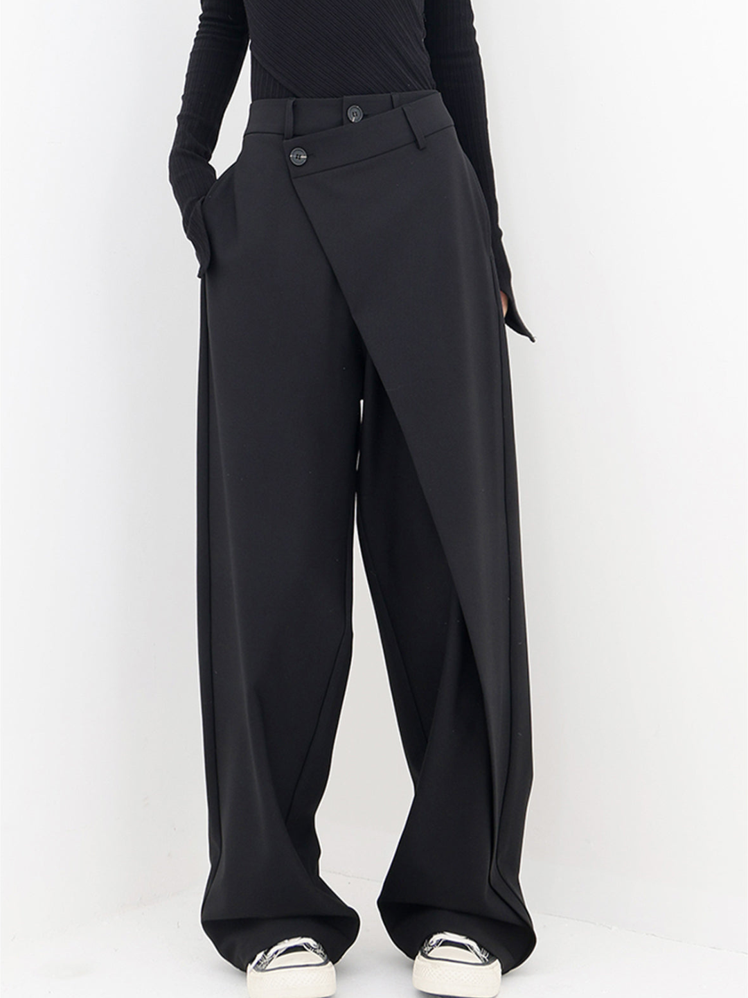 Graue weite Damen Freizeithose, bequemer Baggy-Schnitt für den Streetwear-Look. Modisch und komfortabel.