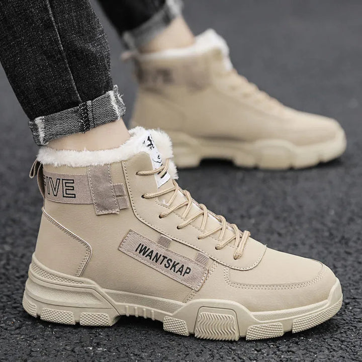 Gefütterte Herren Schnür-Sneaker für den Winter, bieten Wärme & guten Halt.