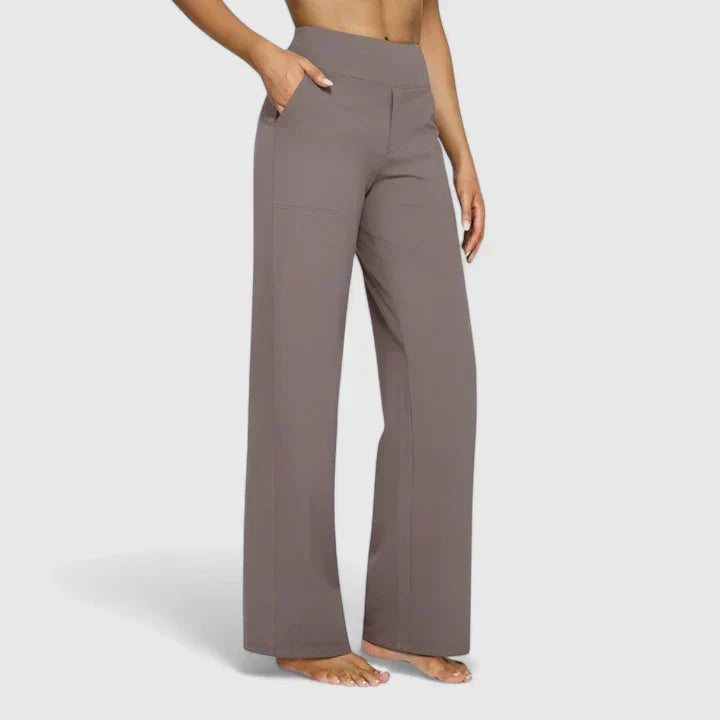 Elegante Komforthose für Damen, gerades Bein, schmeichelhafte Passform; vielseitig kombinierbar.