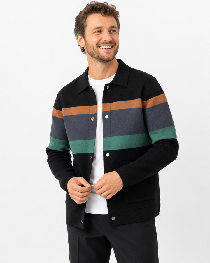 Modische Herren Übergangsjacke als Strickjacke mit Streifenmuster. Vielseitiger Mantel für Casual-Freizeit und eleganten Stil.