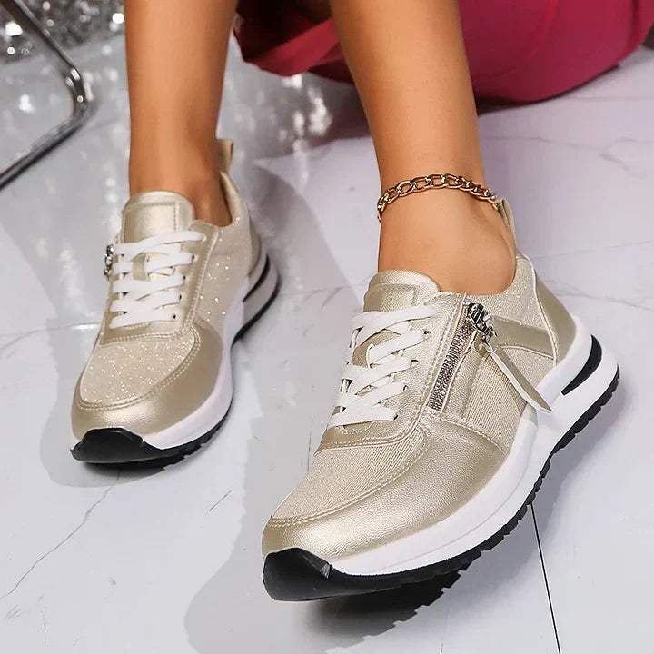 Ansicht von oben: brauner Damen Schnür-Sneaker mit Reißverschluss. Modernes Design & hoher Tragekomfort.