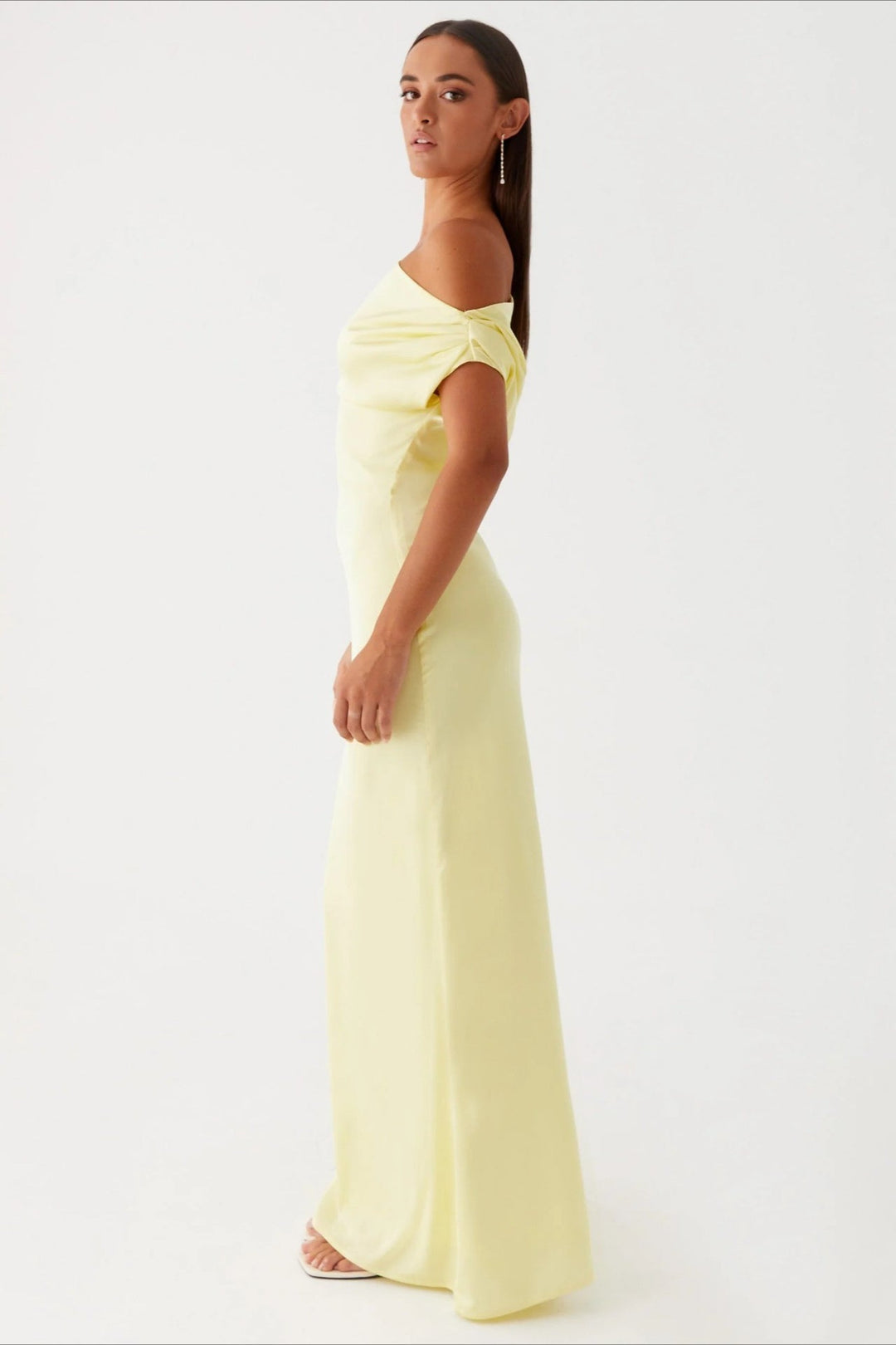 Elegantes Damen Maxikleid, asymmetrisch, mit Drapierung, ideal als Cocktailkleid oder Abendrobe.