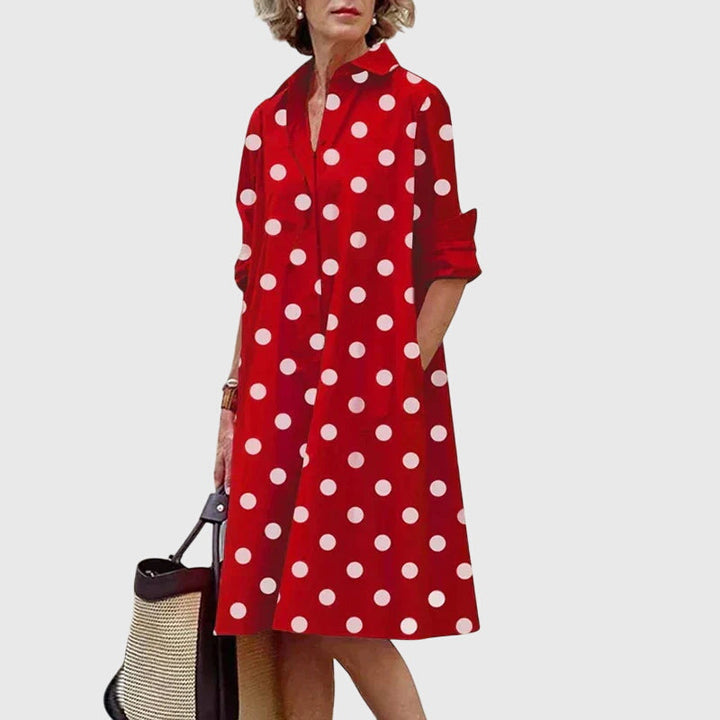 Elegantes Damen Tageskleid, lockere Passform, mit funktionalen Taschen. Für modische Frauen.