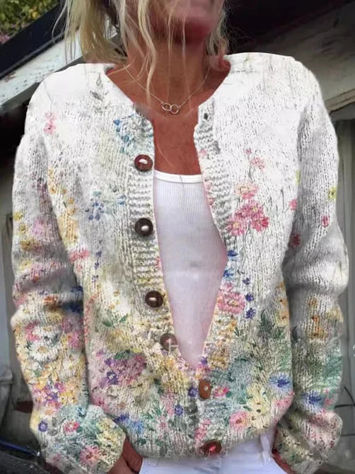 Gemusterter Damen Cardigan als stilvolle Übergangsjacke, bequem und modisch für kühle Tage.