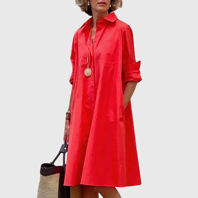Modisches Damenkleid, lockerer Schnitt, mit stilvollen Taschen. Ideal für entspannte Sommertage.