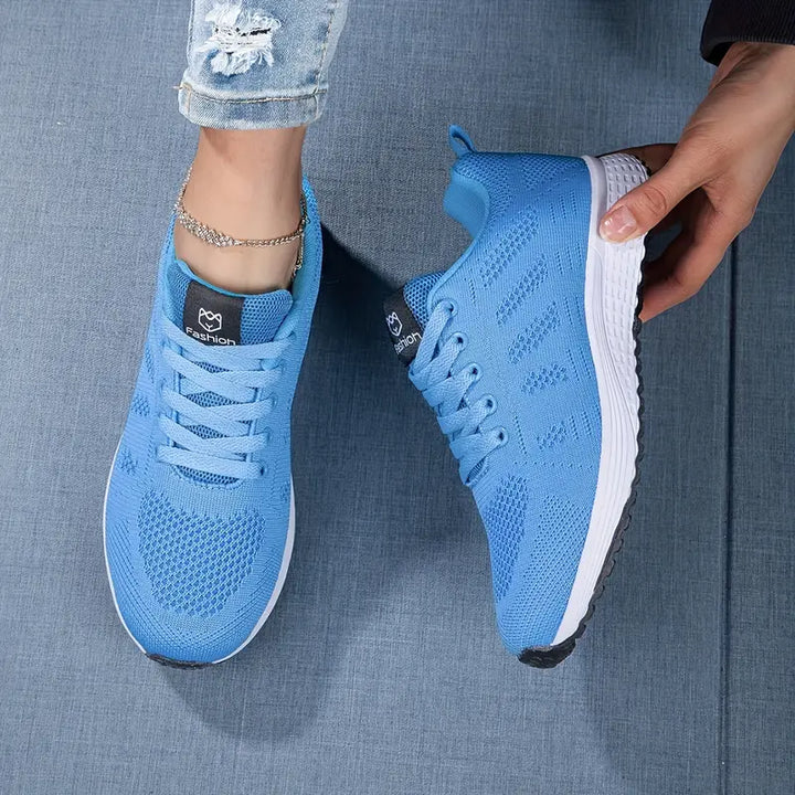 Komfortable Damen-Freizeitschuhe mit weich gepolsterter Sohle für optimale Dämpfung bei jedem Schritt.