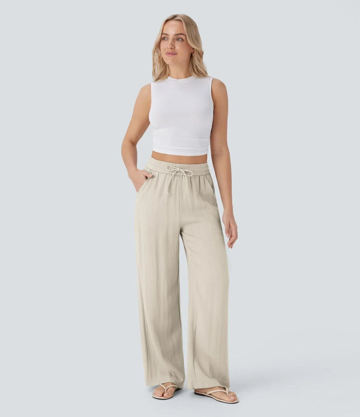 Marineblaue Damenhose mit weitem Bein. Perfekt für einen eleganten & komfortablen Auftritt.