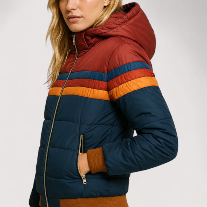 Vielseitige Damen Outdoor-Regenjacke: leicht, wasserdicht & atmungsaktiv. Ideal als Freizeit- & Alltagsjacke.