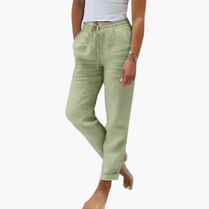 Bequeme Damen Freizeithose mit Kordelzug für einen lässigen Sommer-Look, leicht und atmungsaktiv.