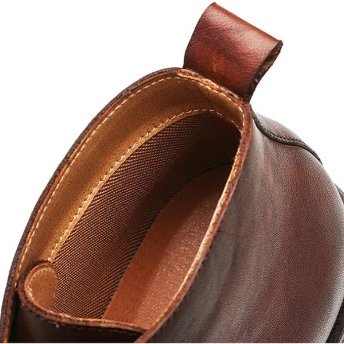 Glatte Leder-Herrenstiefel in Schwarz, elegant, bequem und rutschfest.