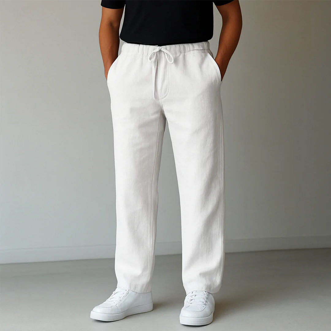 Komfortable Herrenhose mit geradem Schnitt und elastischem Bund für entspannte Tage. Vielseitige Alltagshose.