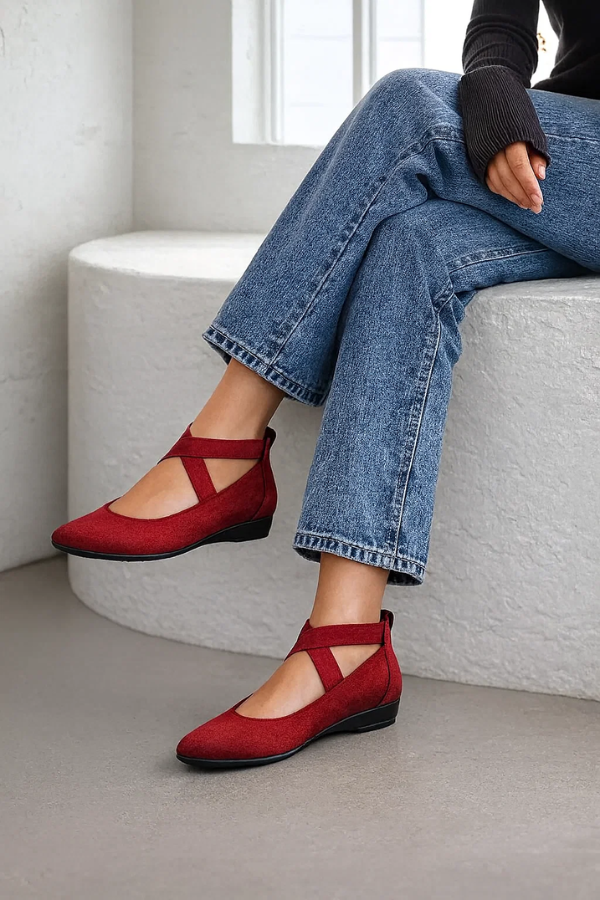 Rote Keilabsatzschuhe Damen: Optimaler Komfort & femininer Stil. Bequeme Keilpumps für lange Tage und stilvolle Auftritte.