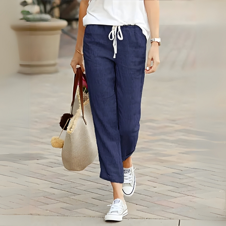 Trendige Damenmode: Eine bequeme, elegante Sommerhose mit weitem Bein für ultimativen Komfort und Stil.