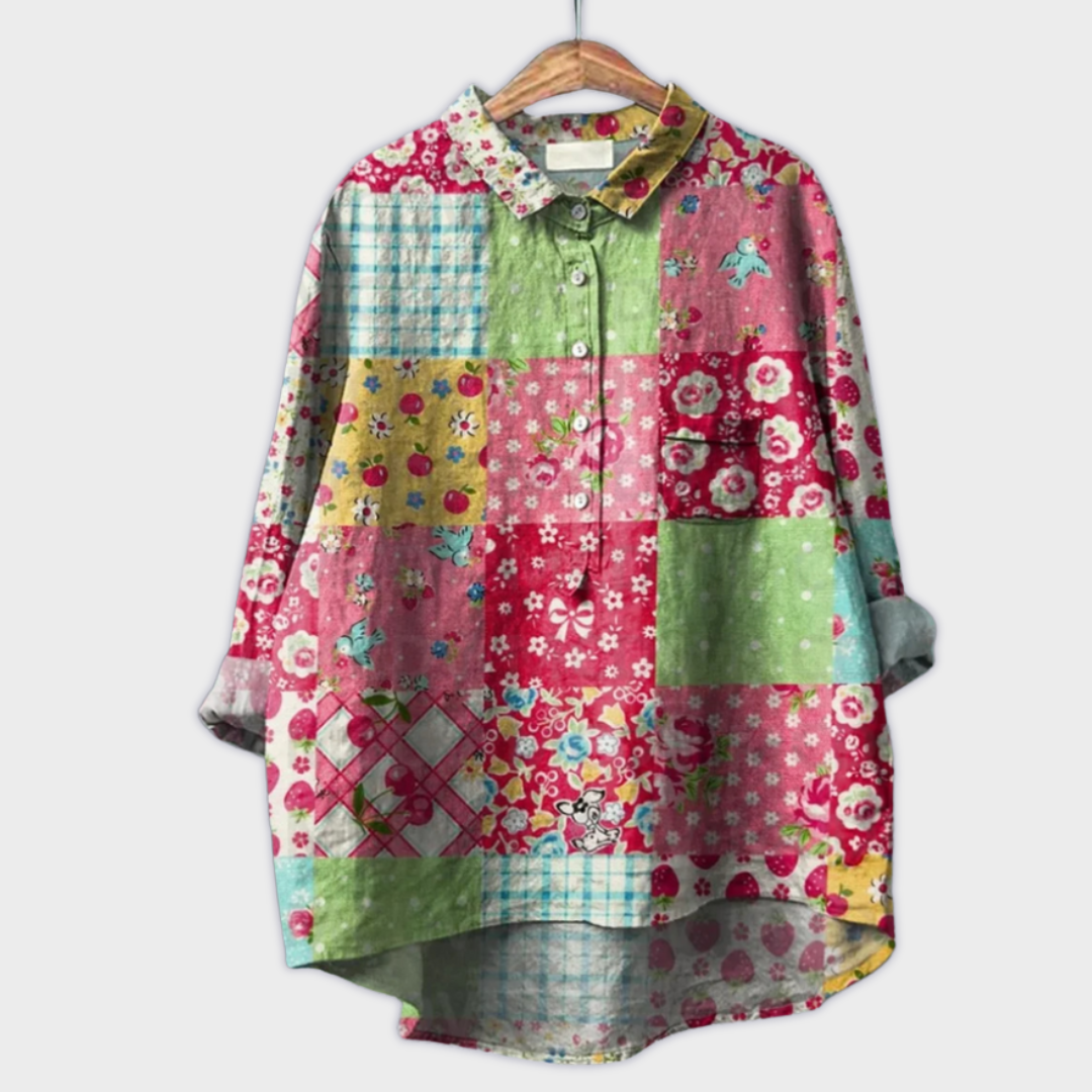 Komfortable Damenbluse "Blütenkunst" im Übergrößen-Stil für Frühling und Sommer.