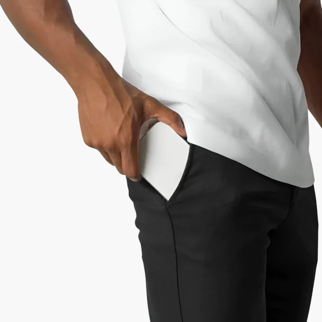 Herrenhose: Chino mit elastischem Bund & geradem Bein. Vielseitige Freizeithose für stilvollen Alltag.