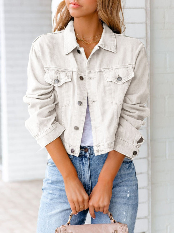 Modische Damen Denimjacke mit lässiger, lockerer Passform, praktischen Brusttaschen und durchgehender Knopfleiste.
