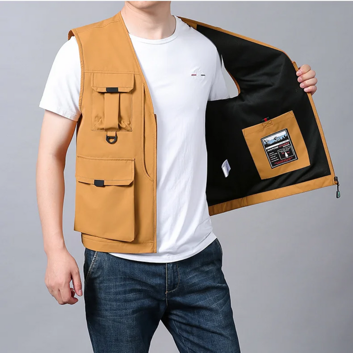 Vielseitige Herren Campingweste, grün, mit praktischen Taschen & atmungsaktiven Einsätzen.