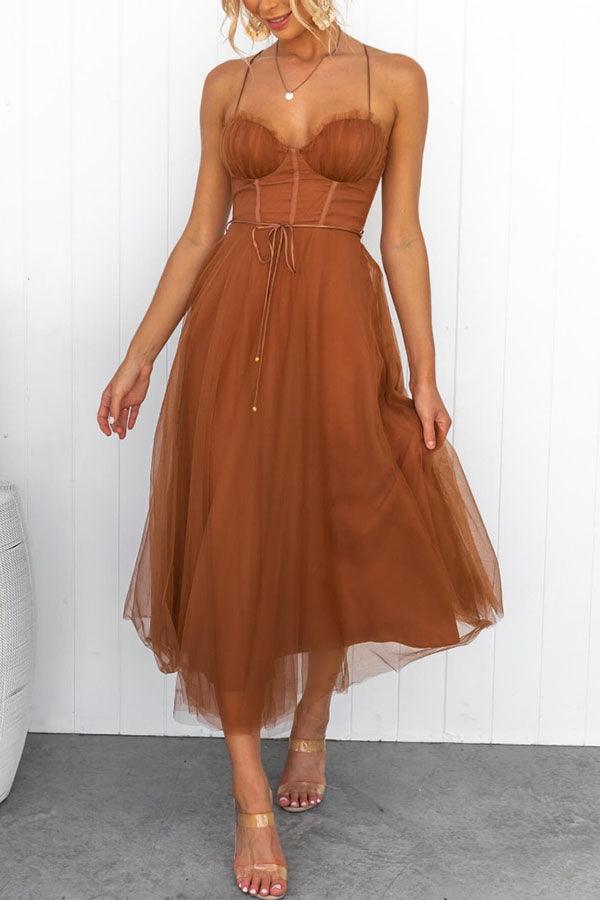 Stilvolles Maxikleid für Frauen, ärmellos, langes Design, ideal für den Urlaub.