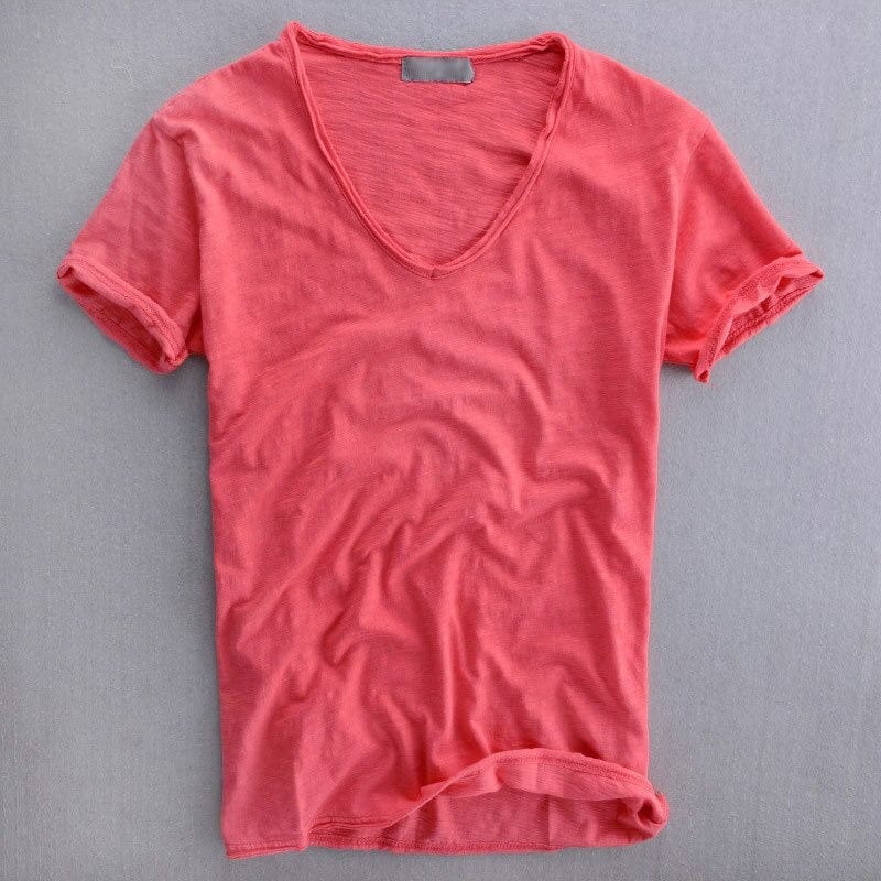Stilvolles Herren T-Shirt V-Ausschnitt, kurzärmelig, ideal als Freizeitshirt für modernen Casual-Stil.