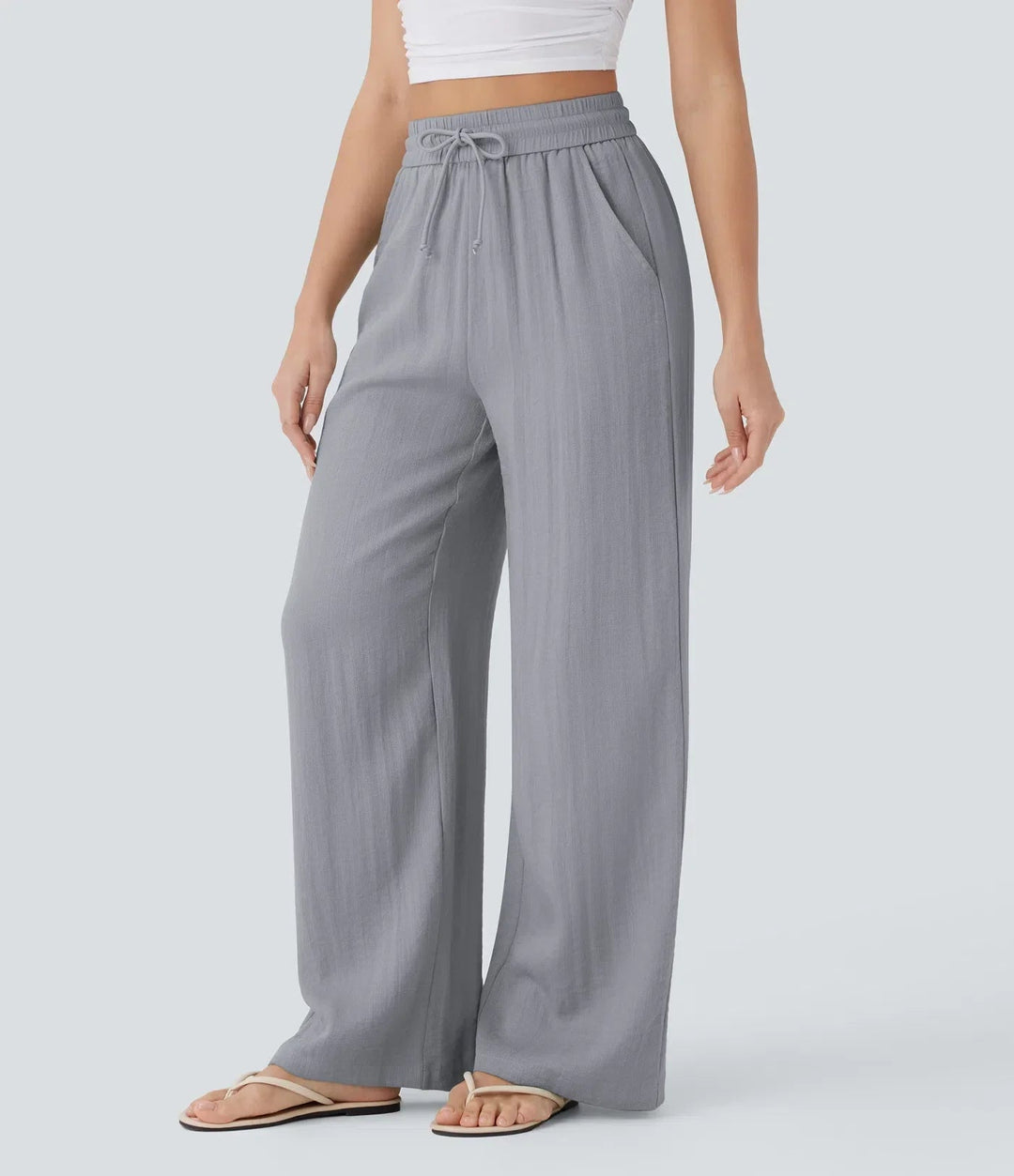 Marineblaue Damenhose, weites Bein. Elegant & bequem, perfekt für Sommerabende.