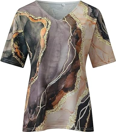 Komfortables & stylisches Damen T-Shirt mit Marmormuster. Relaxed Fit, V-Ausschnitt, Kurzarm. Ideal für den Sommer.
