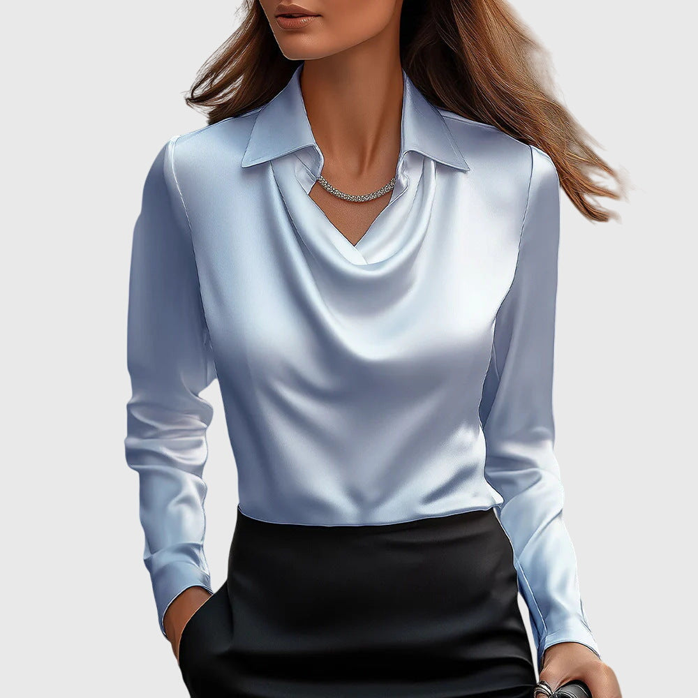 Feminine Damen Bluse mit stilvollem Faltenausschnitt und funktionaler Brusttasche, perfekt für den modernen Look.