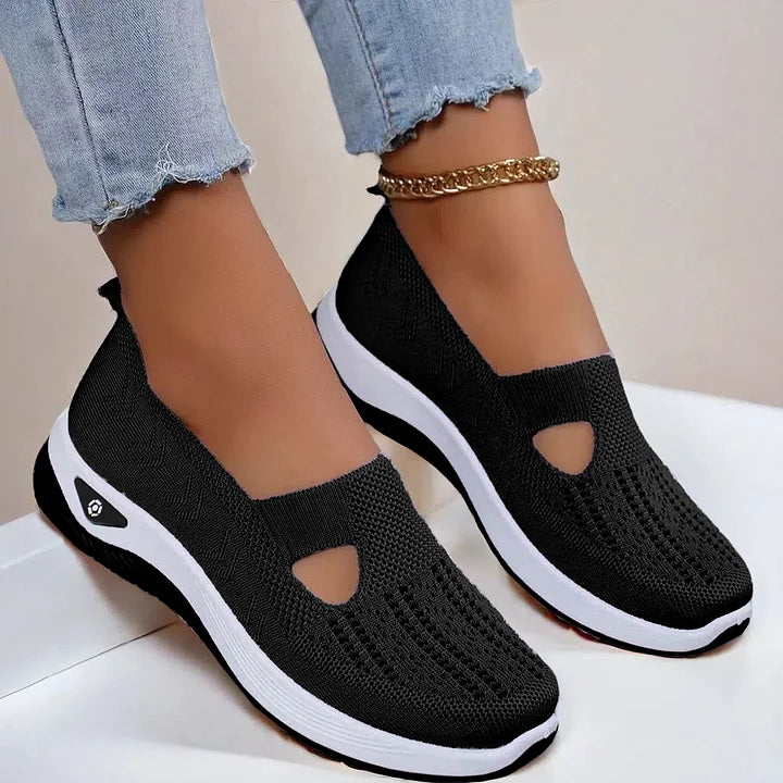 Elegante Damen Slip-On Sneaker. Bequem, leicht & atmungsaktiv, ideal für einen mühelosen Sommerstil.