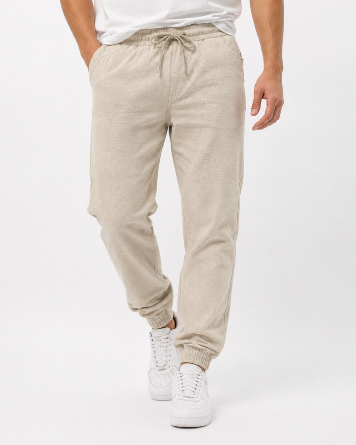 Moderne Herren Jogginghose in lockerer Passform, stylische Freizeithose für sportliche Streetwear-Looks.