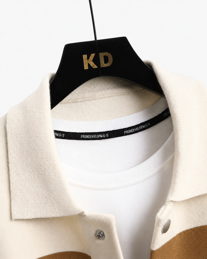 Lässige Herren Strickjacke Mantel mit modernem Streifen-Design. Perfekt für einen komfortablen und stilvollen Freizeit-Look.