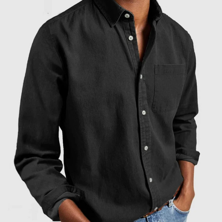Stylisches Langarm Jeanshemd für Herren im modernen Denim-Stil. Ideal für Casual-Outfits.