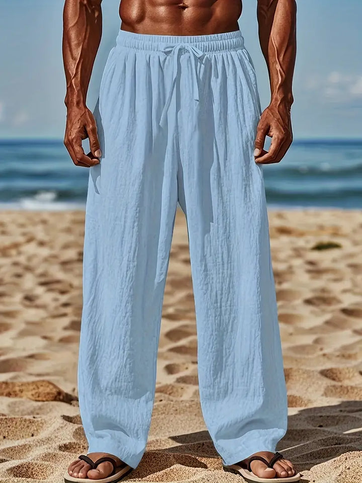 Vielseitige Herren Strandhose, hellblau, locker & komfortabel. Perfekt für Urlaub.