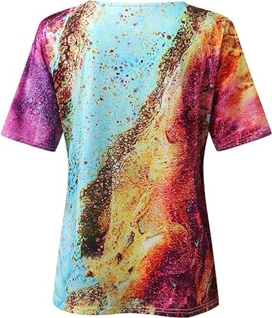 Bequemes Damen T-Shirt mit Marmormuster im Relaxed Fit. Kurzarm, V-Ausschnitt, lässiger Boho-Stil für jede Frau.