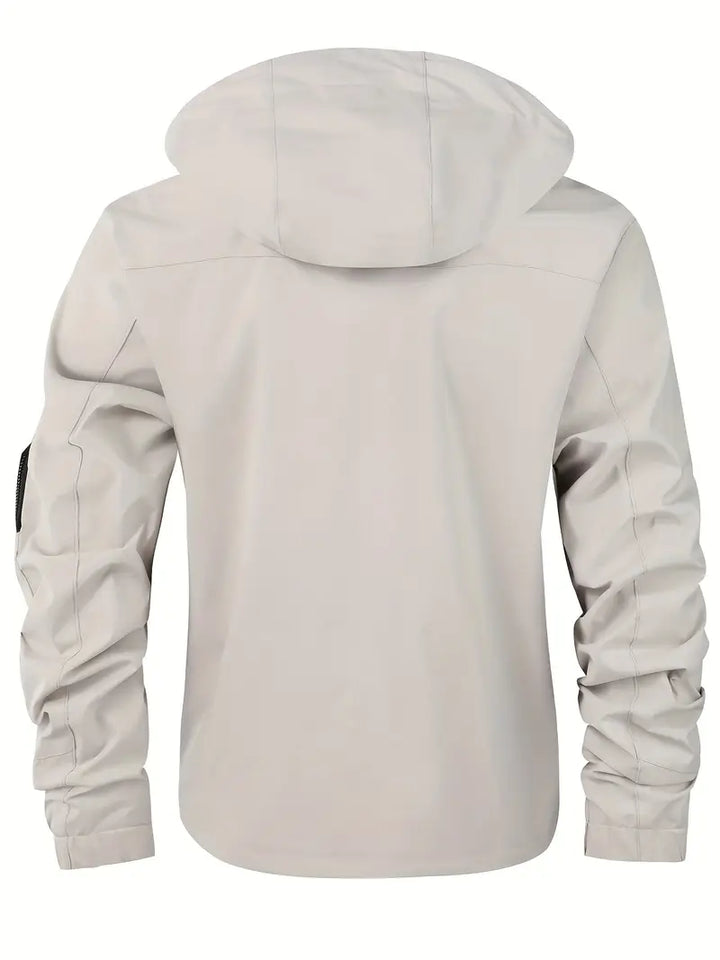 Herren Outdoorjacke Torben schützt vor Wind & Regen. Perfekte Funktionsjacke mit Kapuze.