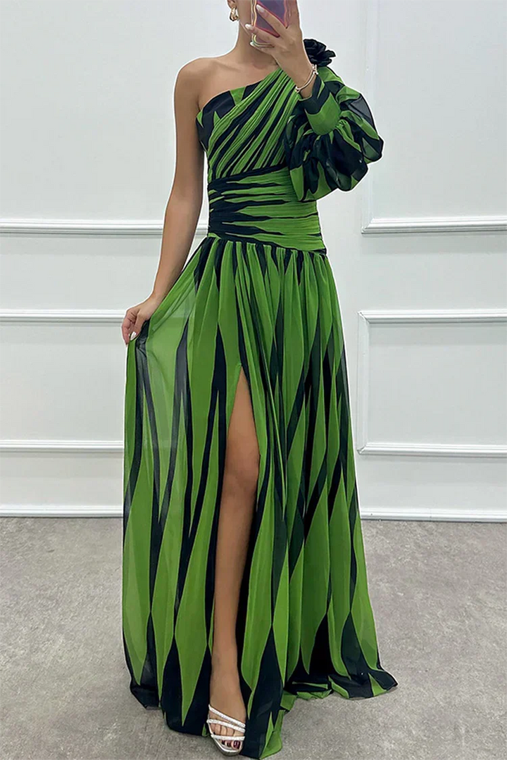 One-Shoulder Maxi-Abendkleid mit elegantem Schnitt, ideal für besondere Anlässe und Hochzeitsgäste.