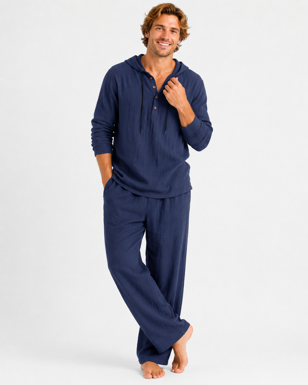 Moderner Herren Kapuzenanzug im lässigen Stil, ein vielseitiges Casual-Set für modebewusste Männer im Sommer.