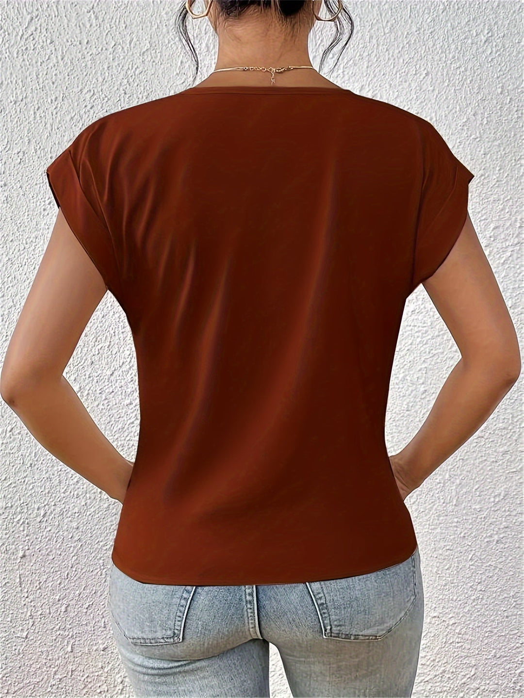 Bequemes Damen T-Shirt, V-Ausschnitt, Kurzarm, ein Must-have für entspannte Tage.