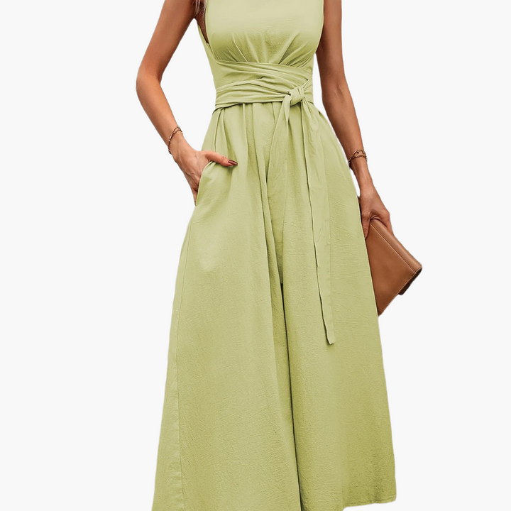 Bequemer Freizeit-Overall für Damen, ärmellos, mit weitem Bein und Bindegürtel.