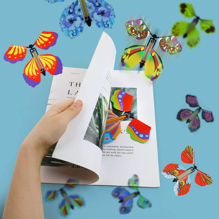 Zauberhafte fliegende Schmetterlinge, wiederverwendbar, bringen Freude & Magie in jede Grußkarte.