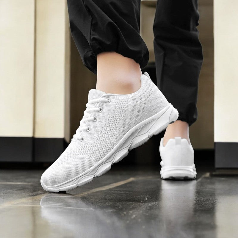 Detail der Dämpfung und Sohle von ultraleichten Herren Mesh Sneakern, perfekt für Lauf- & Freizeitschuhe.
