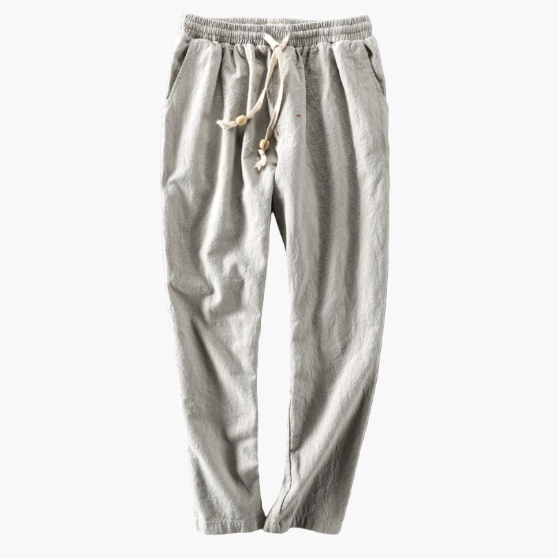 Modische Herren Freizeithose im japanischen Streetwear-Stil, ideal für Casual Outdoor-Looks.